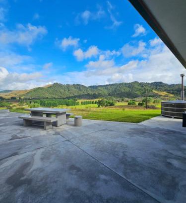 Te Anga House | Tamata Estate House Farm stay