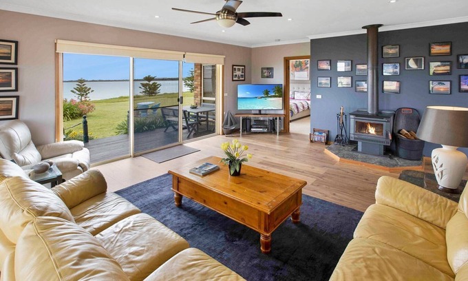 Metung House | Tambo Escape - Boasting 180-degree water views, down a quiet country road