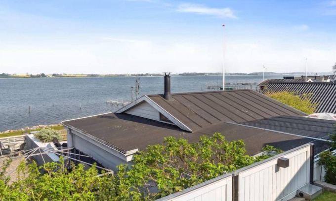 Munkebo House | "Tameka" - 10m to the fjord by Interhome