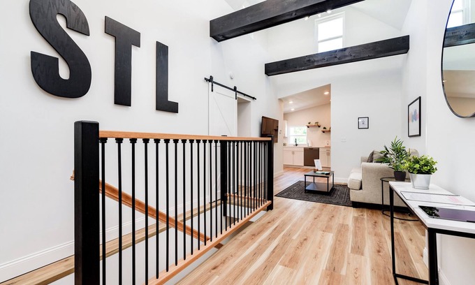 Clayton-Tamm House | Tamm Ave 3-BR Retreat