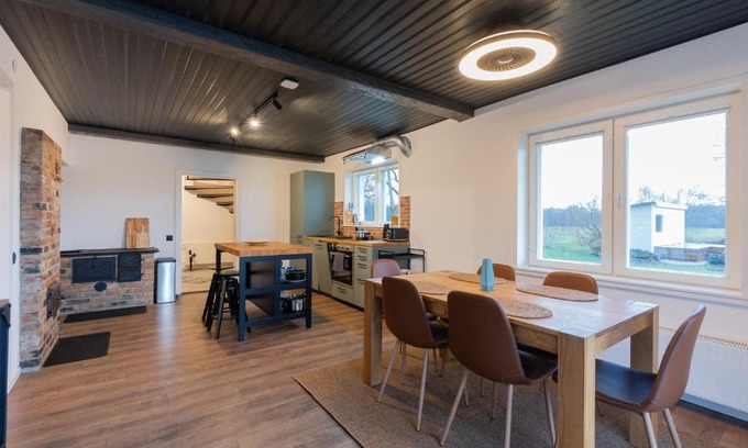 Pohja-Sakala Parish House | Tammearu villa