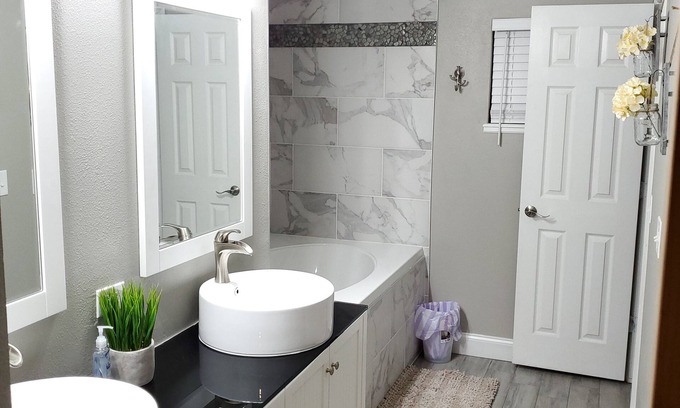 Ruskin House | Tampa Bay Area Getaway