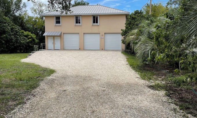 Town N County Park House | TAMPA FLORIDA VACATION DELIGHT