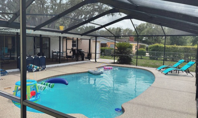 Bearss Plaza House | Tampa House w/Pool Prime Location Near Attractions, USF, Moffitt Parking
