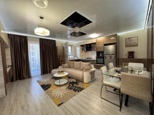 Constanta Apartment | TAN GoLD