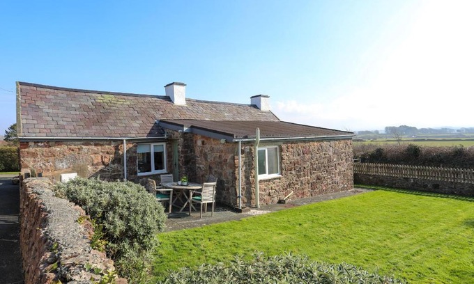 Llanfairpwllgwyngyll House | Tan Twr Farm Cottage
