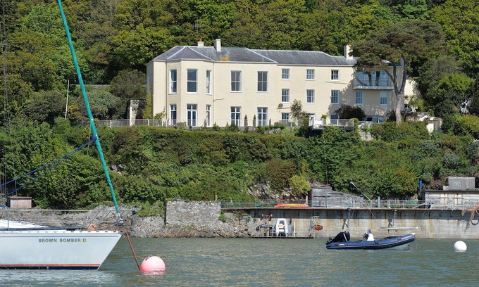 Menai Bridge Cottage | TAN Y COED, pet friendly, character holiday cottage in Menai Bridge
