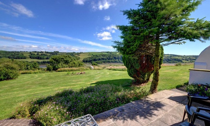 Llangain House | Tan y Lan Fach - One Bedroom House, Sleeps 2