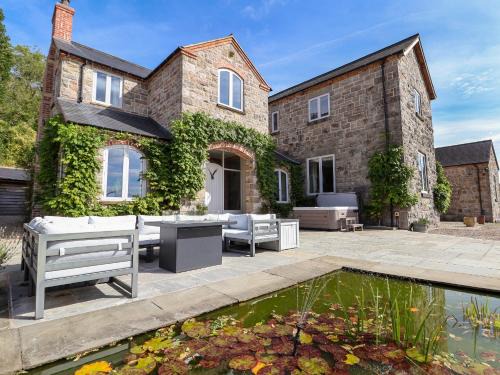 Longford House | Tanat House