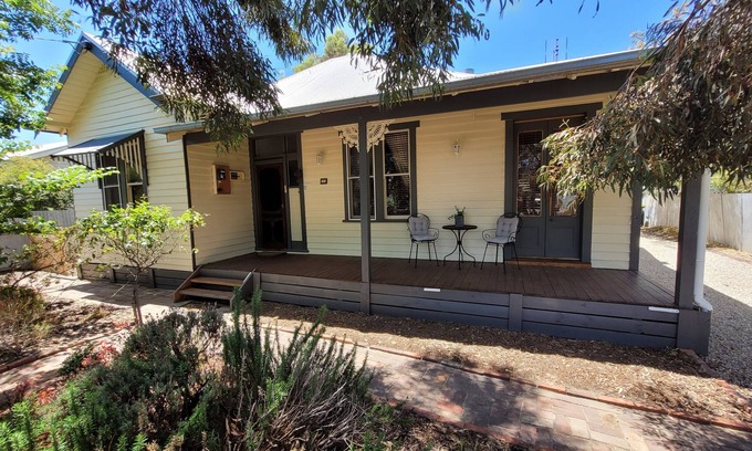 Horsham House | Tanderra Cottage Horsham