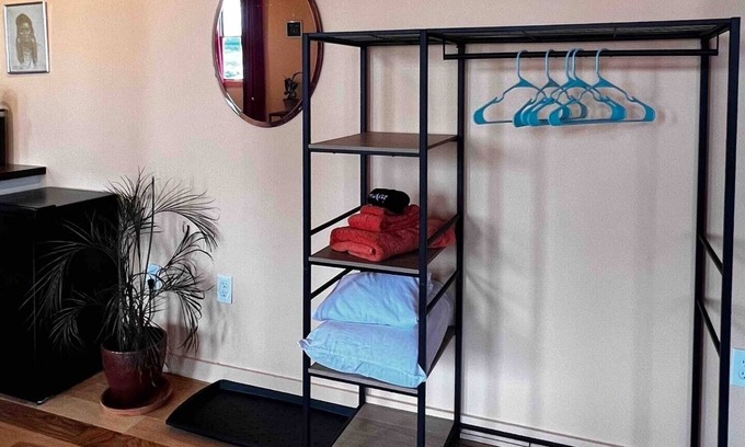 Kingston Apartment | Tangerine Dream 1 Bedroom 1 Bath