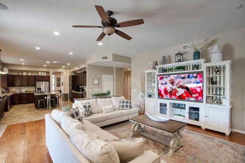 Arabian Views House | Tangerine Sky