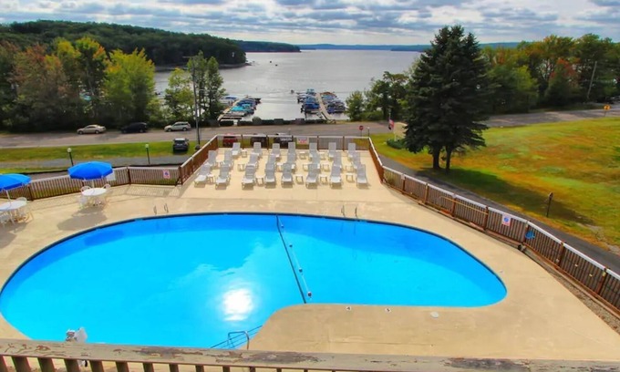 Tafton Condo | Tanglwood Resort - 1BR/1BA - Right Next to Beautiful Lake Wallenpaupack