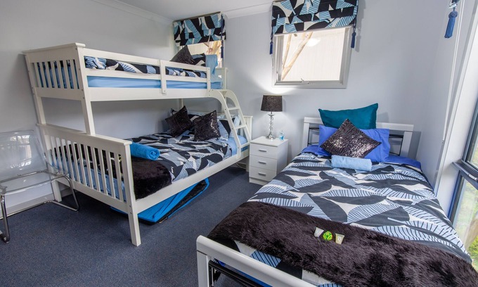 Baw Baw Village Cabin | Tanjil Creek Lodge - Bedroom 2 (Great Views)