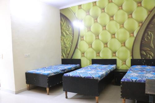 Udyog Vihar Hostel | Tanmay Homes and PG
