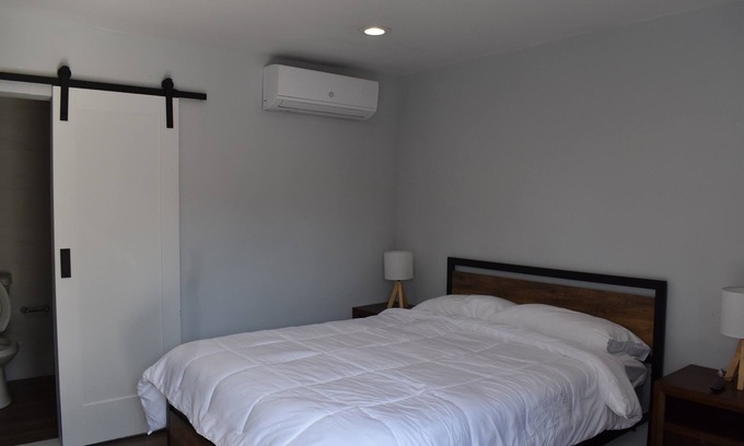 Tannersville Hotel | Tannersville Village on SawMill Creek Room #6 - 1 Queen