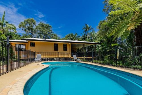 Tannum Sands House | Tannum Tides - Sleeps 8 with Pool & Boat Parking