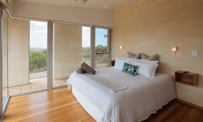 Charlton Gully Cabin | Tanonga Luxury Eco Lodges