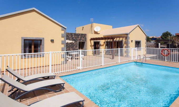 Lajares Ski Chalet | Tao Mazo 3 - Great 3 bedroom house with private pool, garden and BBQ