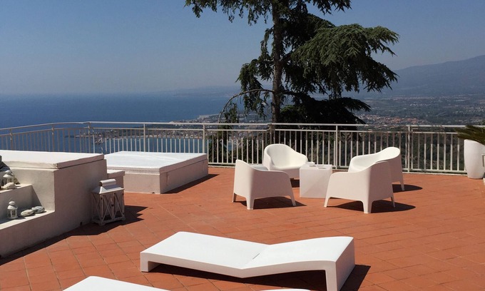 Taormina Apartment | TAORMINA BLUE SKYLINE - SEA - ETNA - STARS -