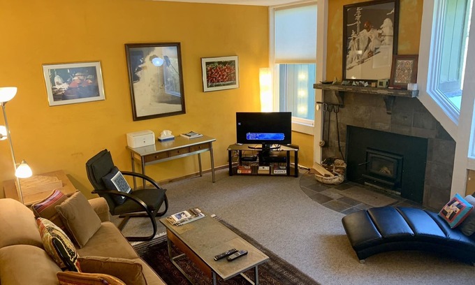 Taos Ski Valley Condo | Taos Ski Valley - 2 bed/2 bath Condo #315 Next to Children's Center