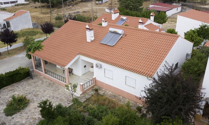 Barretos Cottage | Tapada da Beirã - Private Room in House