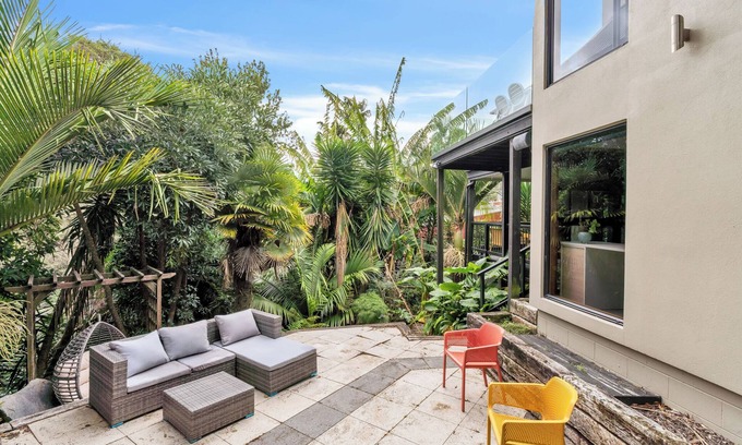 Ponsonby House | Tarawera Home - St Heliers Holiday Home