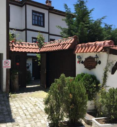 Mudurnu Bed & Breakfast | Tarihi Osmanlı Evi - Beyzadeler Konağı Ev Sahibi ve Yöneticisi - Bekir Yenerer Ruhsat No 14-75