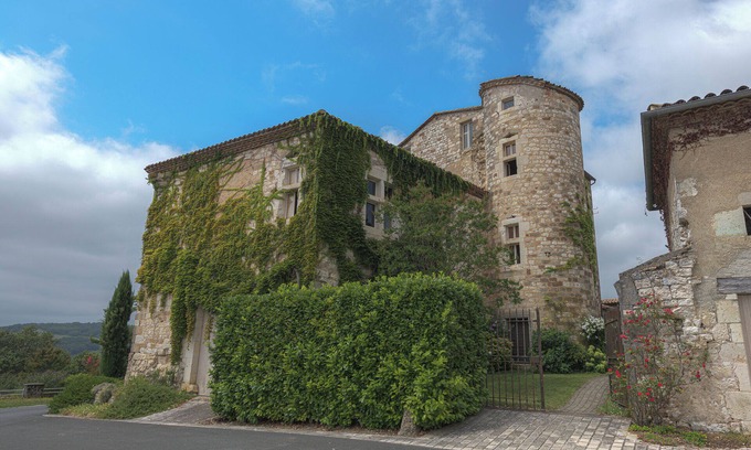 Aiguelèze House | TARN, NEAR CORDES SUR CIEL, SMALL FAMILY CHATEAU WITH COTTAGE