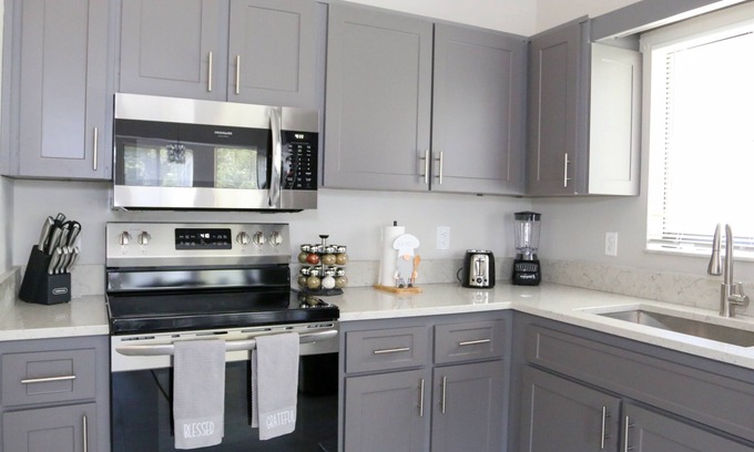 Holiday House | Tarpon Springs Tropical House- 3 Bedroom/2 full bathrooms!