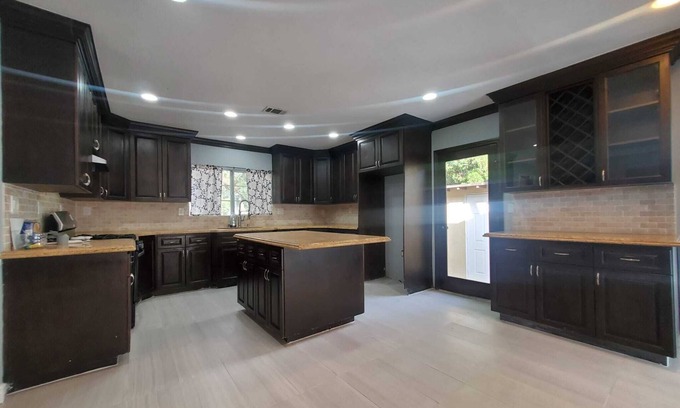 Tarzana House | Tarzana 5 Bedroom Charmer With Pool