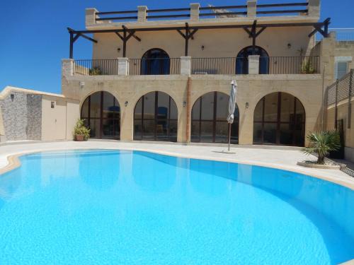 San Lawrenz Villa | Tas-Suplu Farmhouse
