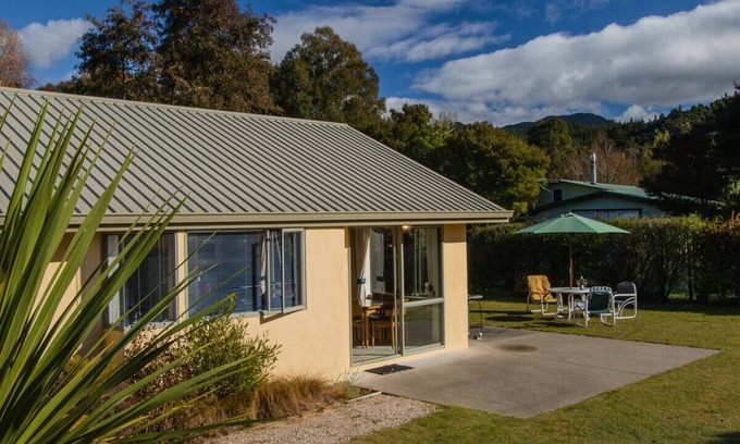 Marahau Cottage | Tasman Treat - Marahau Holiday Home