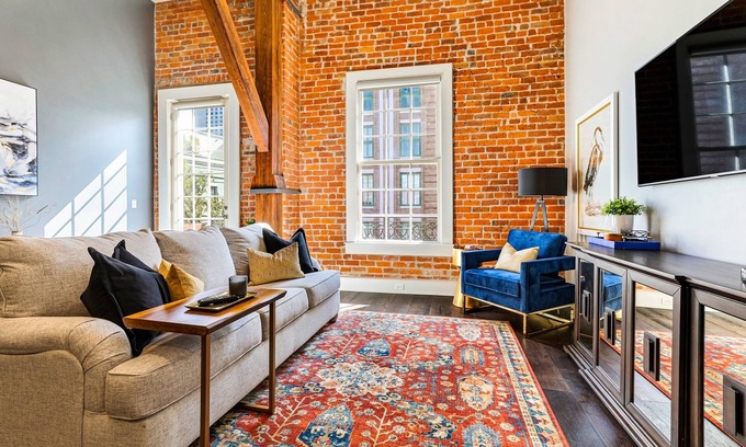 French Quarter Apartment | 🌟TASTE OF DOWNTOWN 4 BEDROOM/4 BATH + SLEEPER SOFA