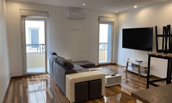 Boujan-sur-Libron House | Taste the exceptional elegance of this super apartment.