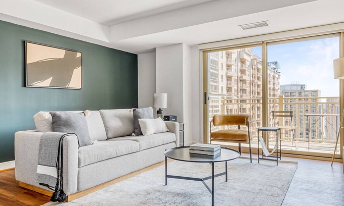 Ballston Apartment | Tasteful Ballston 1BR w/Concierge, W/D & Pool, near Metro, by Blueground