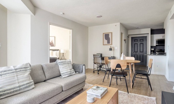 Bluemont Apartment | Tasteful Ballston 2BR w/W/D, Gym & Pool, near Metro, by Blueground
