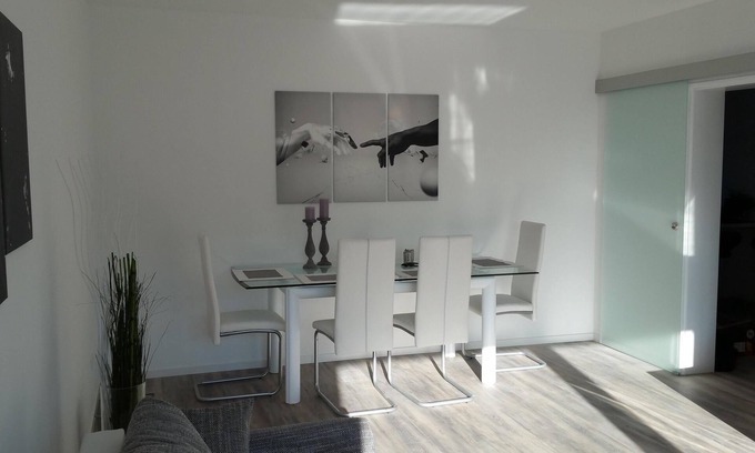 Hochheide Apartment | Tasteful bright apartment incl. Wifi modern full equipment