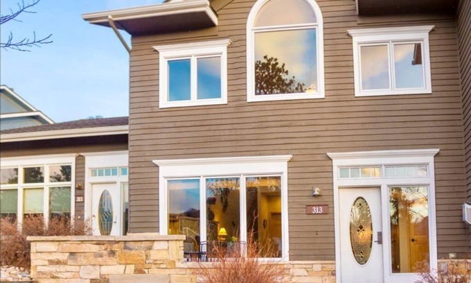 Stanley Hills Condo | Tasteful lofted condo, ideal for couples-private hot tub and mountain views!