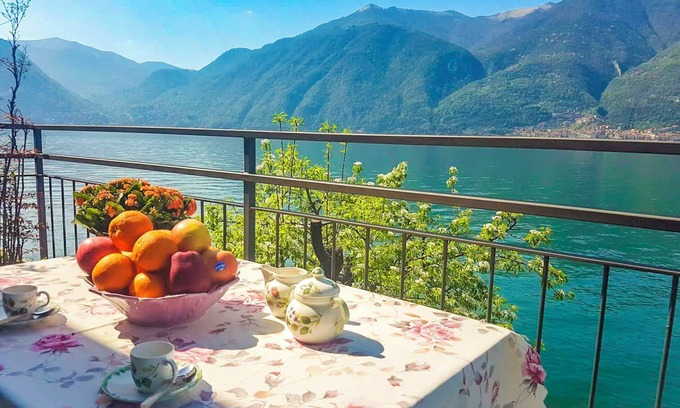 Lezzeno Apartment | Tastefully furnished 2-room apartment in direct sea location with pool and private beach