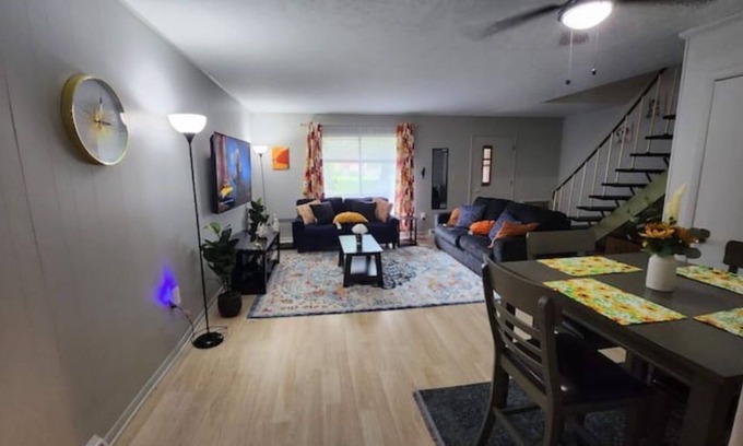 Euclid House | Tastefully Furnished 3bd @Euclid