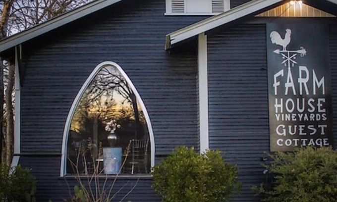 Johnson City Cottage | Tasting House Cottage; Blocks from Tasting Rooms, Breweries, Restaurants & Shops