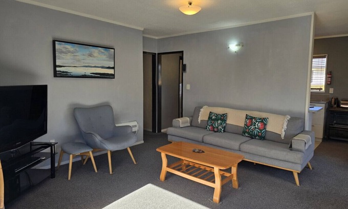 Taupo House | Taupo Central - Close to town and includes WiFi