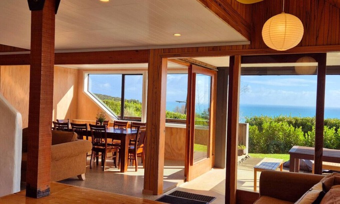 Raglan Apartment | Tawa Whare Ocean Views