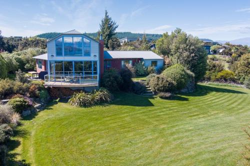 Wanaka House | Tawhiri - tranquility, space and stunning views in paradise