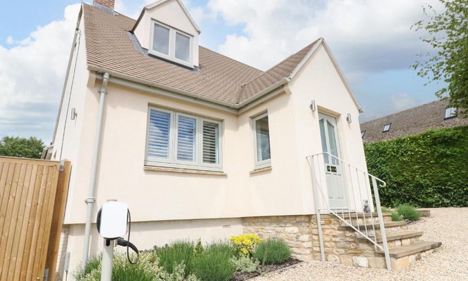 Burford House | Tawny Cottage