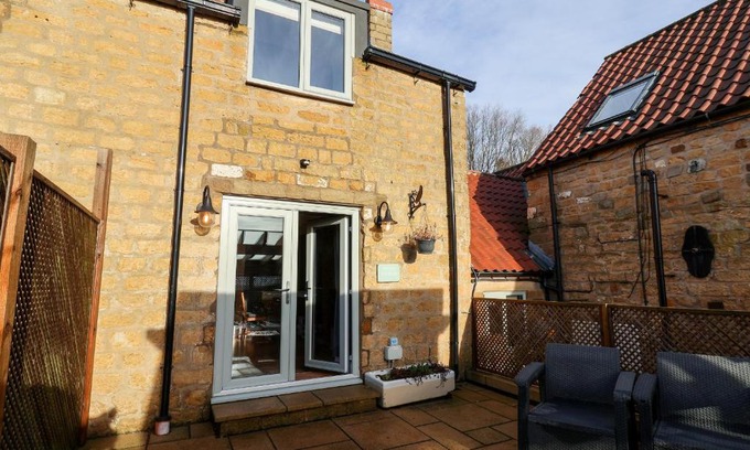 Scarborough House | Tawny Cottage