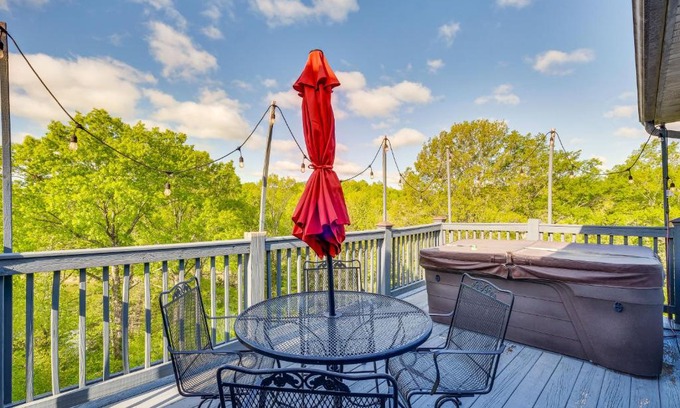 Taylorsville House | Taylorsville Cottage with Hot Tub and Lake Access!