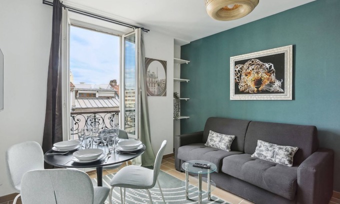 Montreuil Apartment | TBS 164 - Cosy and modern cocoon