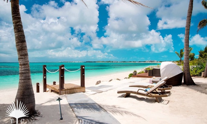 The Bight House | TC Villas -Conch Beach Villa -Spacious Modern Retreat Near Smith's Reef